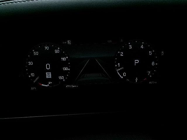 Land Rover Defender  2024