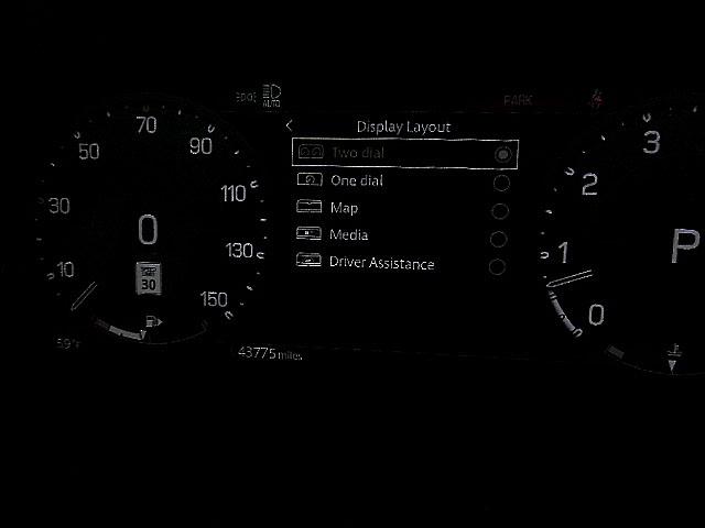 Land Rover Defender  2024