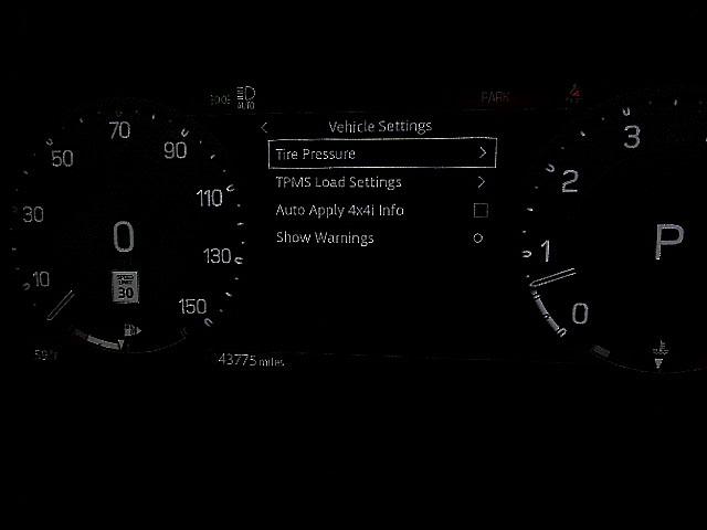 Land Rover Defender  2024