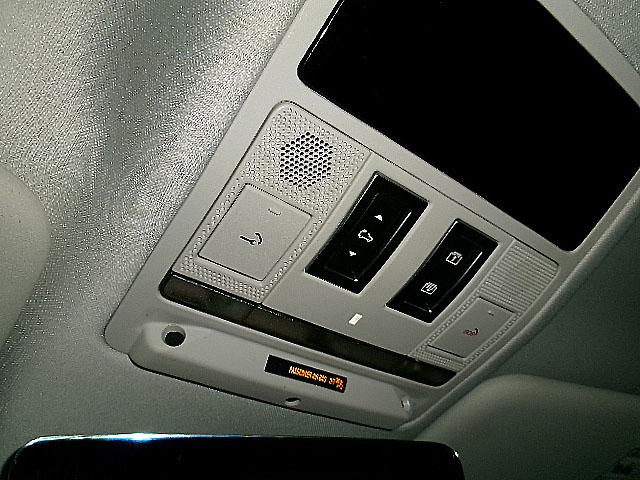 Land Rover Defender  2024