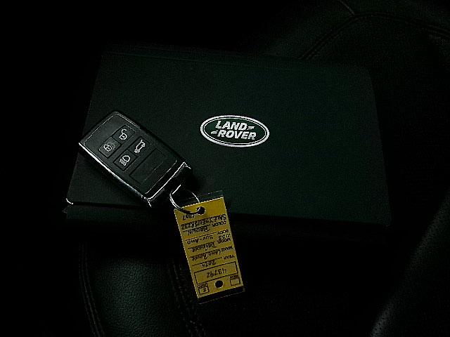 Land Rover Defender  2024