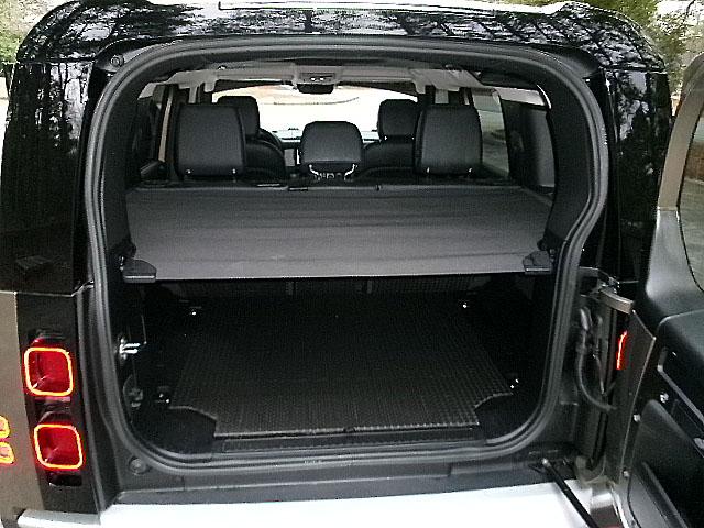 Land Rover Defender  2024