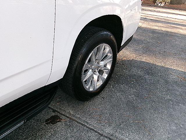 Chevrolet Suburban  2023