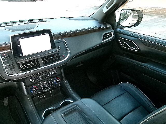 Chevrolet Suburban  2023