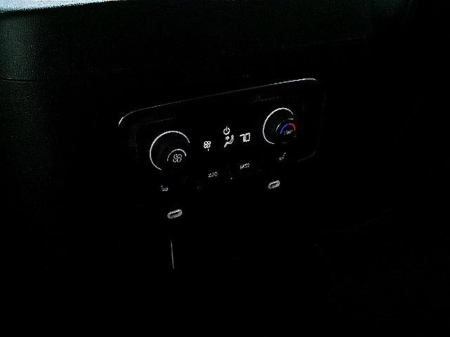 Chevrolet Suburban  2023