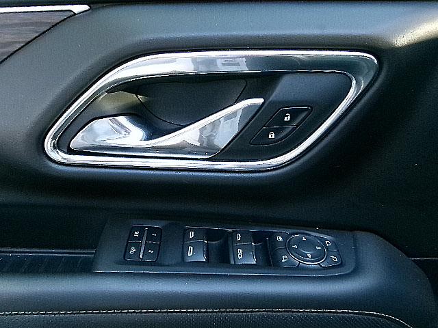 Chevrolet Suburban  2023