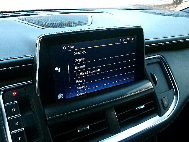 Chevrolet Suburban  2023