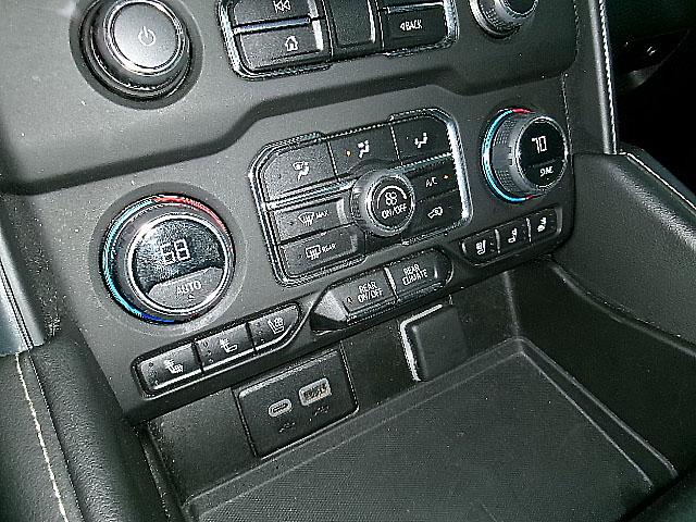 Chevrolet Suburban  2023