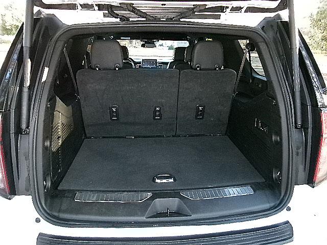 Chevrolet Suburban  2023