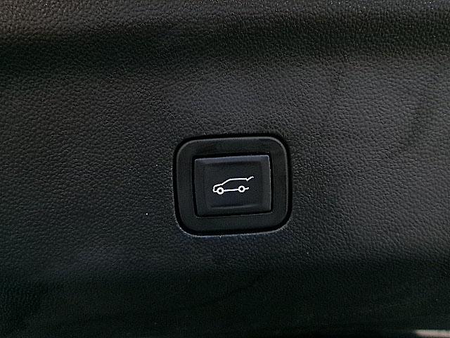 Chevrolet Suburban  2023