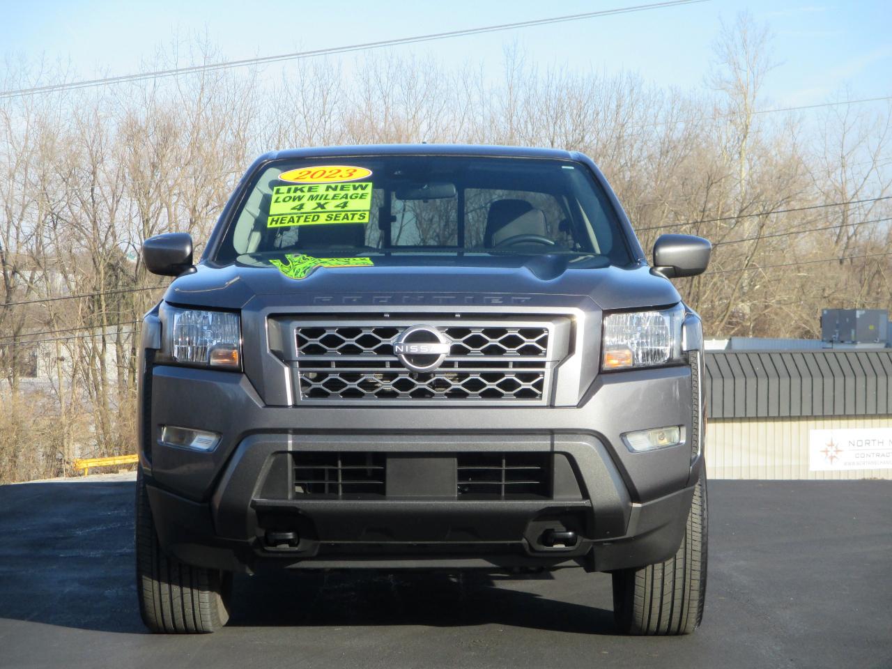 Nissan Frontier SV Crew Cab 4WD 2023