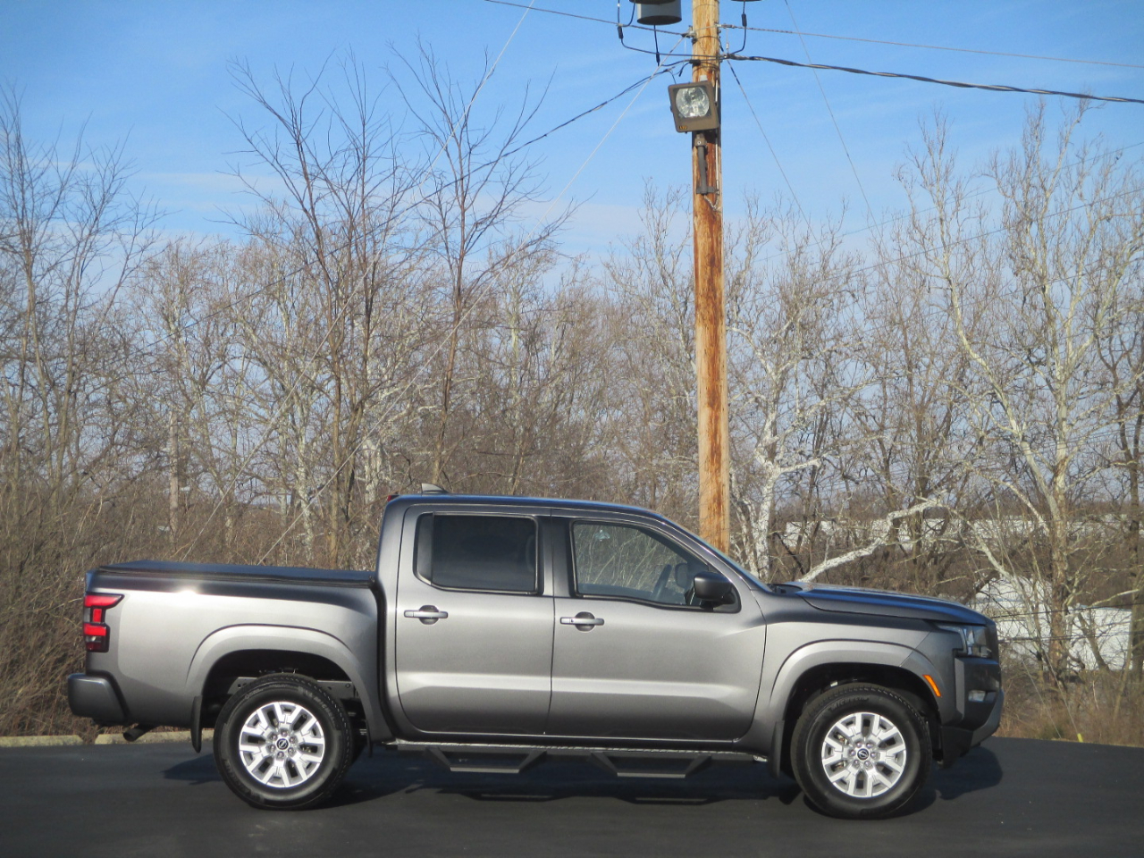 Nissan Frontier SV Crew Cab 4WD 2023
