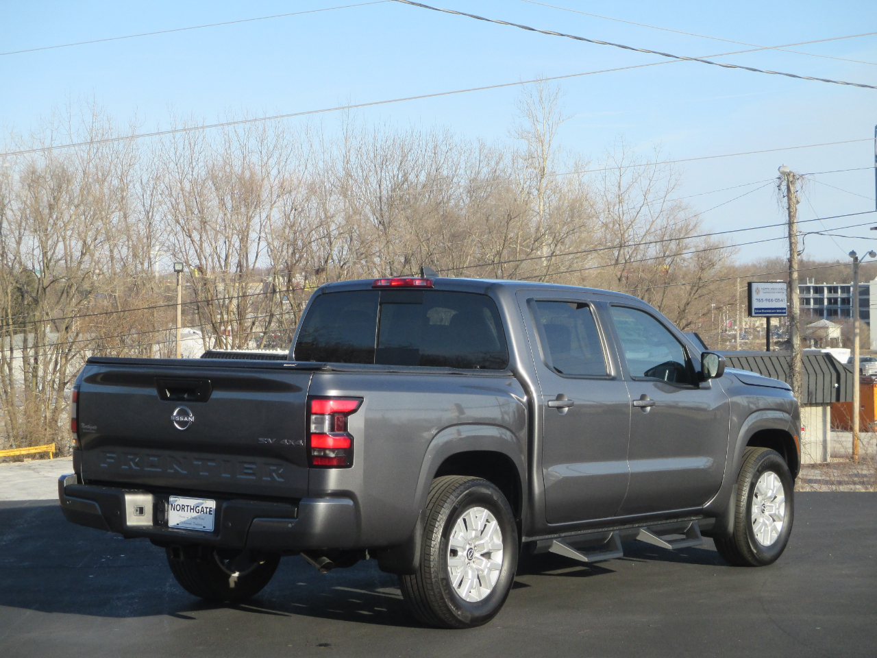 Nissan Frontier SV Crew Cab 4WD 2023
