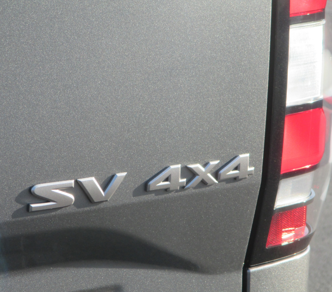 Nissan Frontier SV Crew Cab 4WD 2023