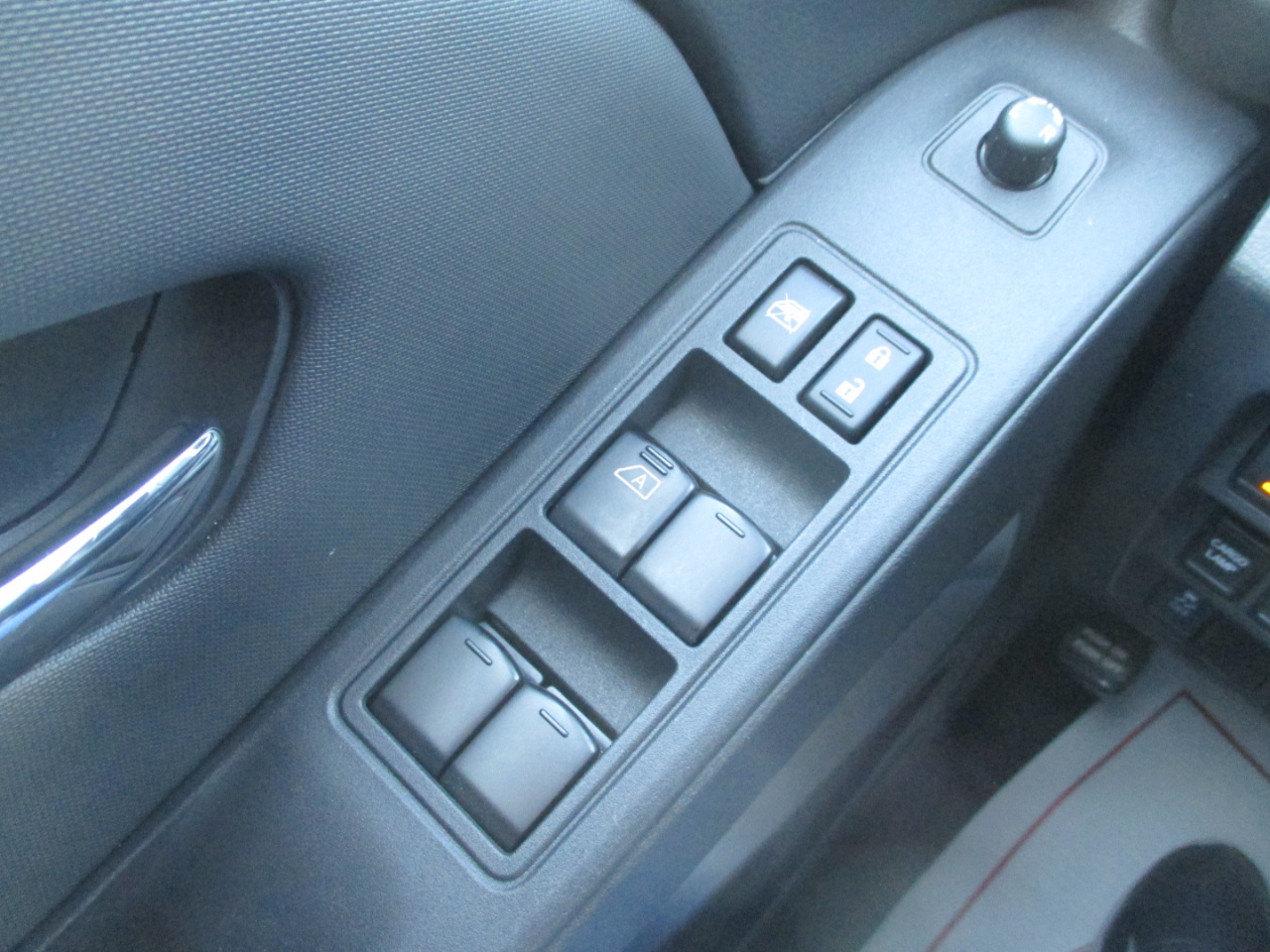 Nissan Frontier SV Crew Cab 4WD 2023