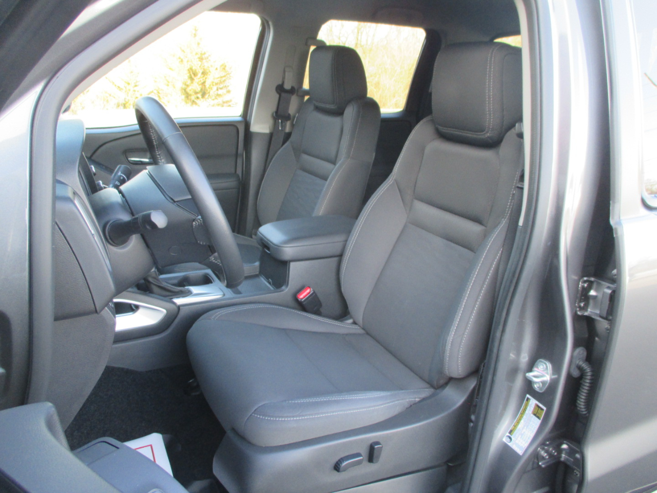 Nissan Frontier SV Crew Cab 4WD 2023