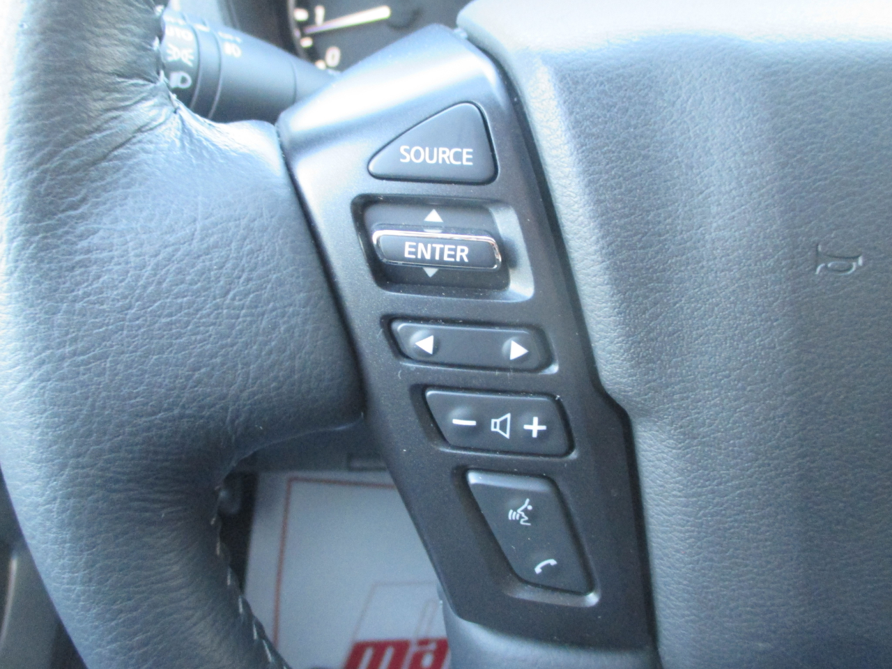 Nissan Frontier SV Crew Cab 4WD 2023