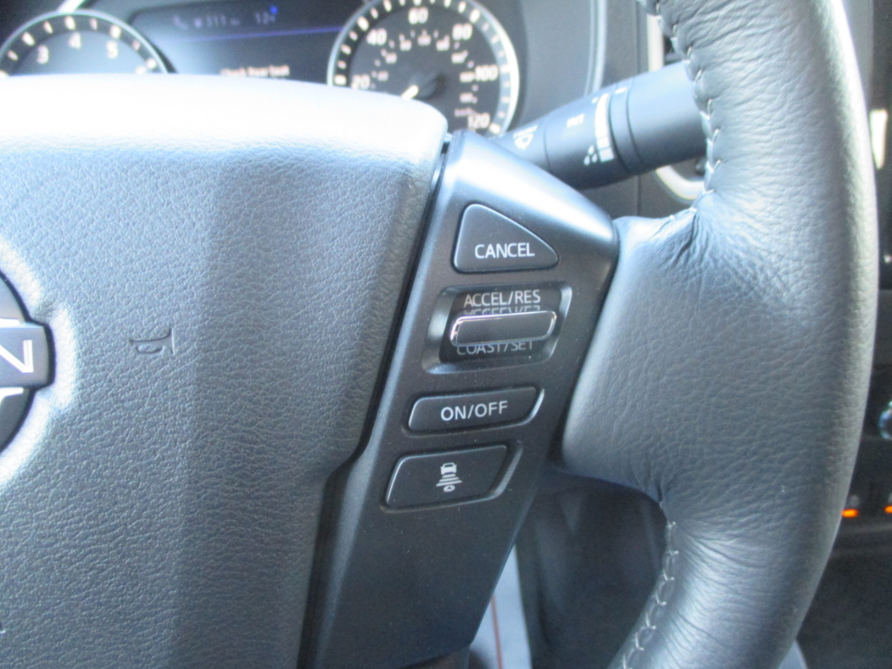 Nissan Frontier SV Crew Cab 4WD 2023