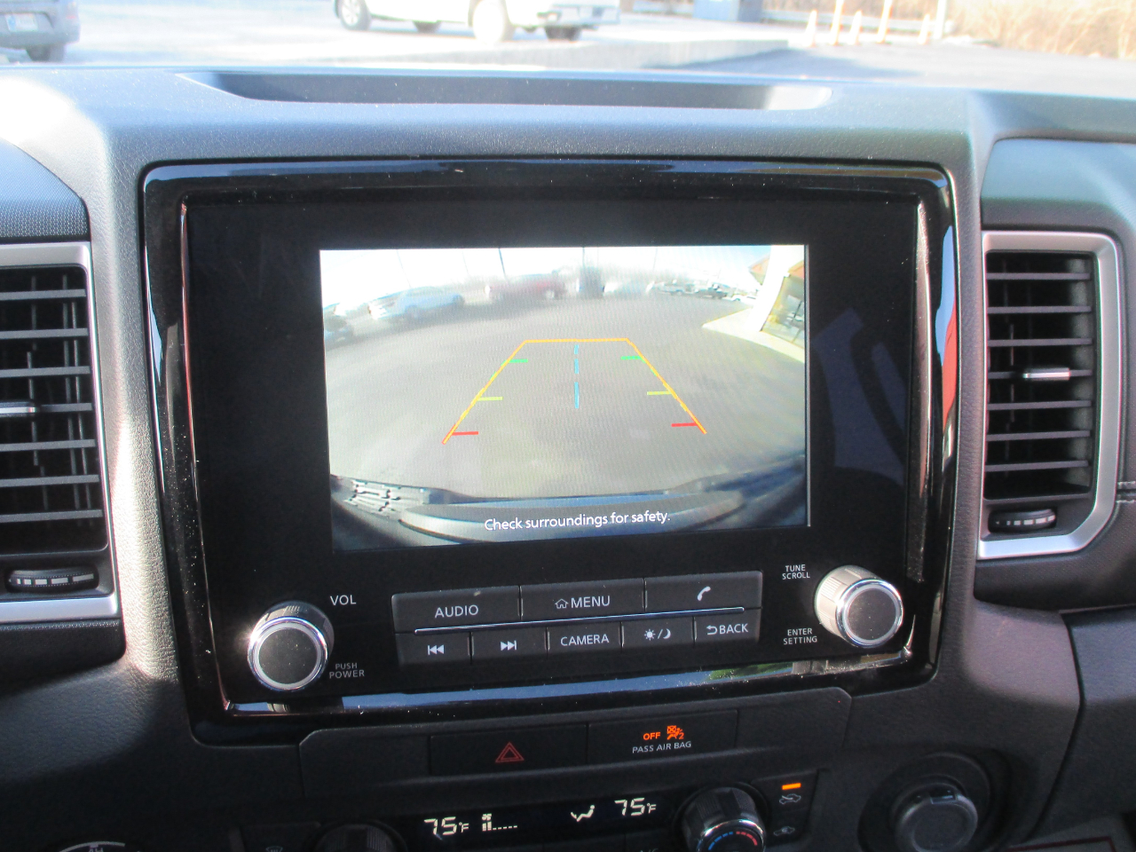 Nissan Frontier SV Crew Cab 4WD 2023