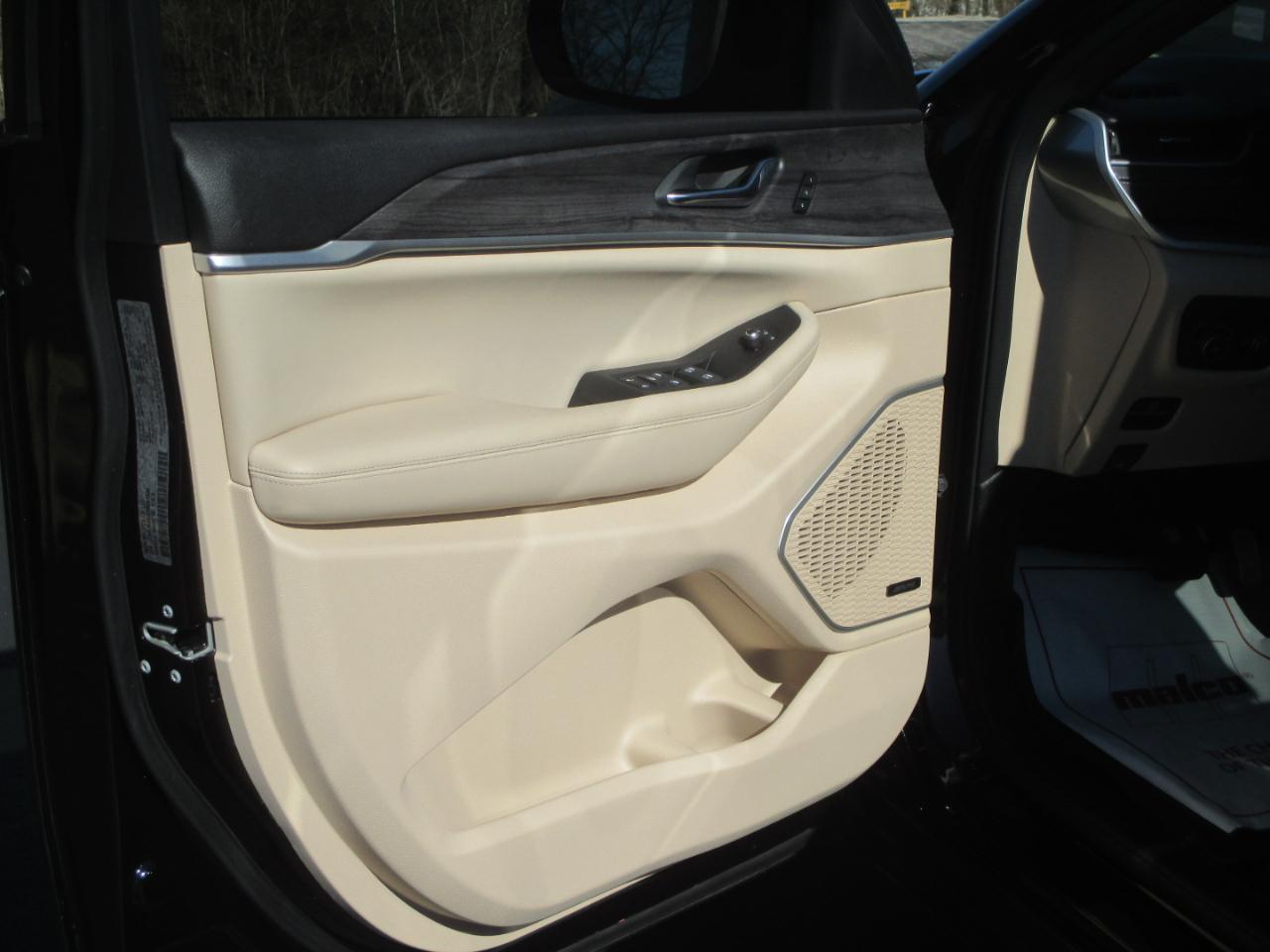 Jeep Grand Cherokee L Limited 4WD 2024