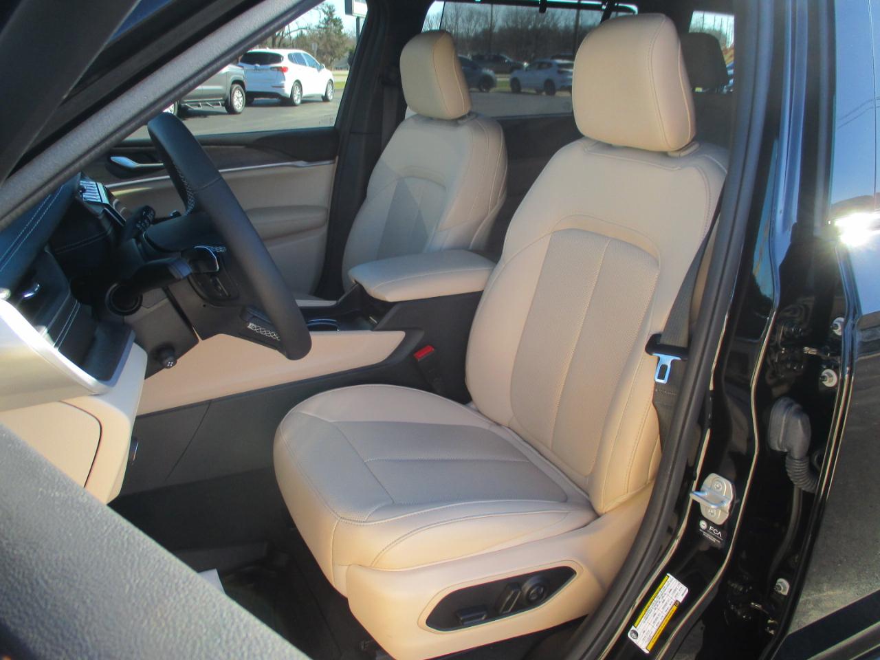 Jeep Grand Cherokee L Limited 4WD 2024