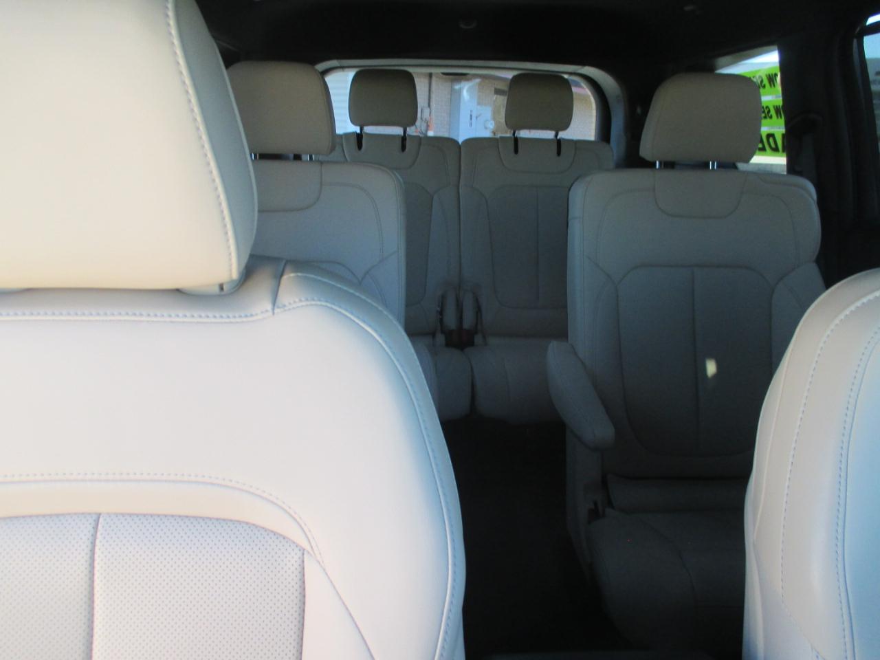 Jeep Grand Cherokee L Limited 4WD 2024