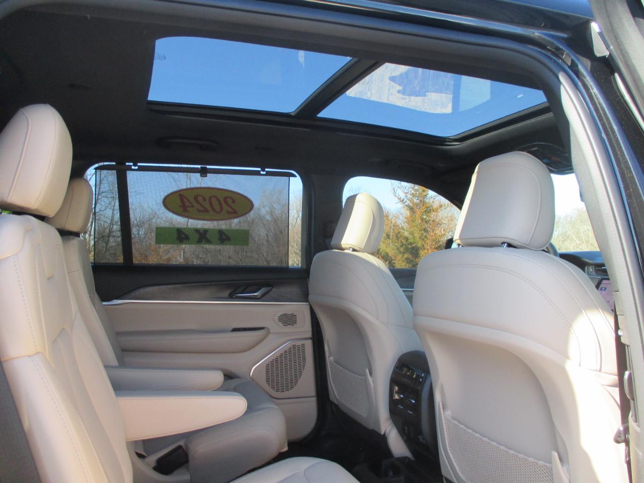 Jeep Grand Cherokee L Limited 4WD 2024