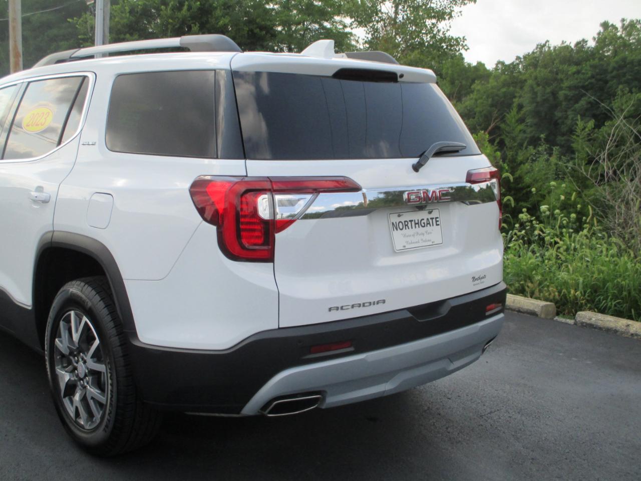 GMC Acadia SLE 2023