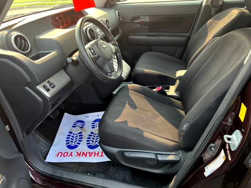 Scion xB 5-Door Wagon 4-Spd AT 2010 Scion xB 5-Door Wagon 4-Spd AT 2010