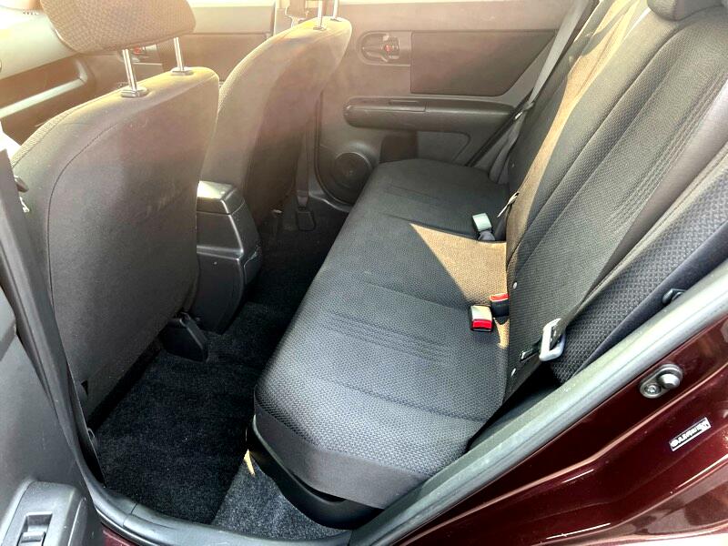 Scion xB 5-Door Wagon 4-Spd AT 2010 Scion xB 5-Door Wagon 4-Spd AT 2010