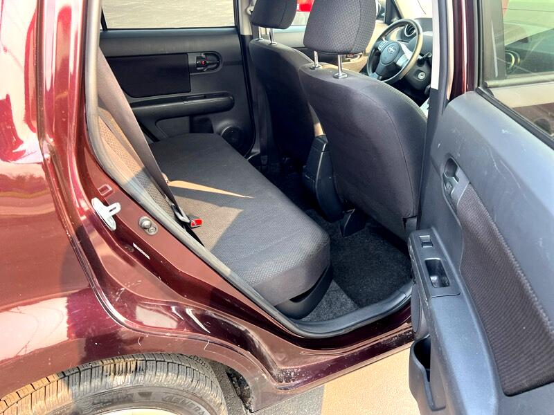 Scion xB 5-Door Wagon 4-Spd AT 2010 Scion xB 5-Door Wagon 4-Spd AT 2010