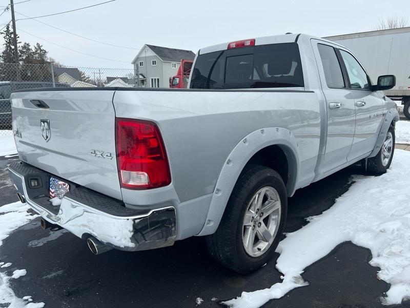 RAM 1500 4WD Crew Cab 140.5" SLT 2012