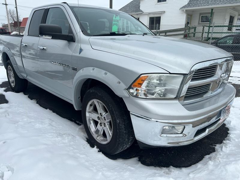 RAM 1500 4WD Crew Cab 140.5" SLT 2012