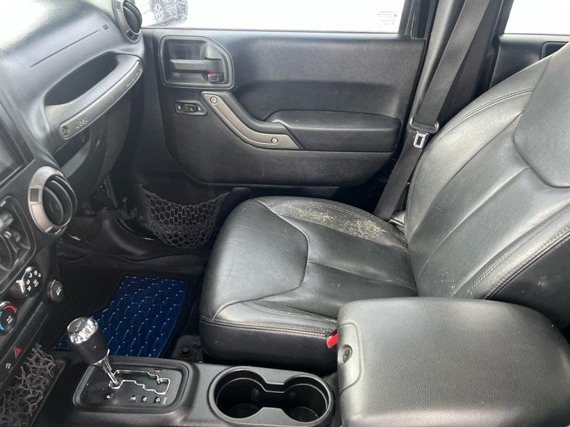 Jeep Wrangler Unlimited Sport 4D SUV 4WD 2013