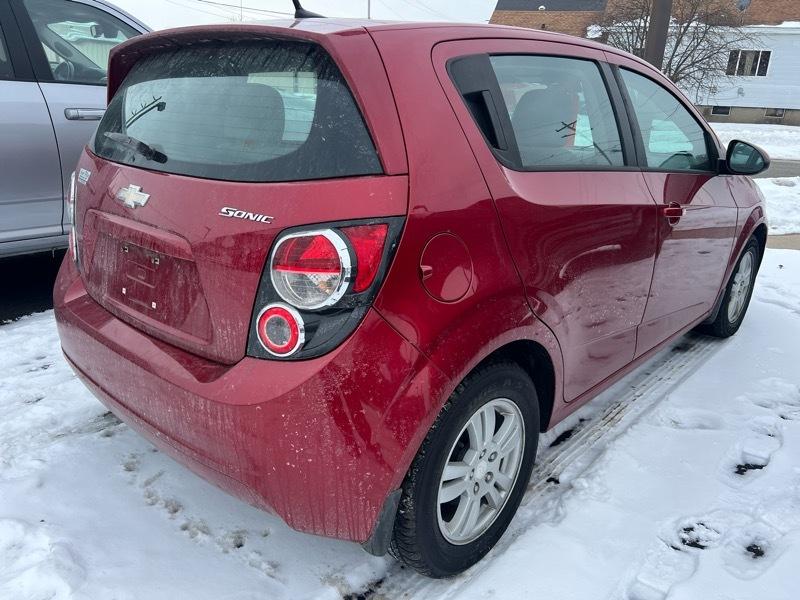 Chevrolet Sonic 2LS 5-Door 2012