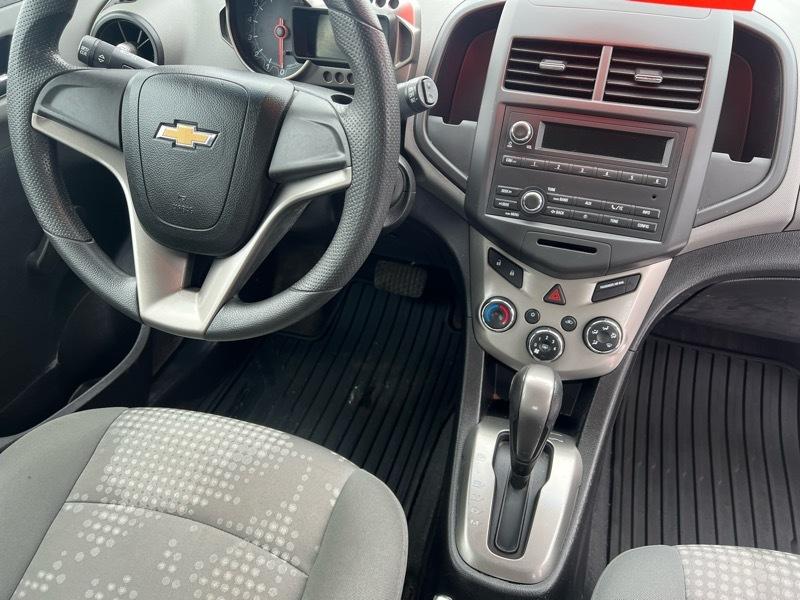 Chevrolet Sonic 2LS 5-Door 2012