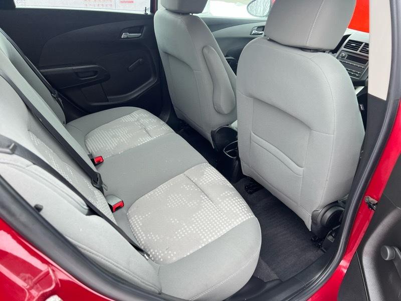 Chevrolet Sonic 2LS 5-Door 2012