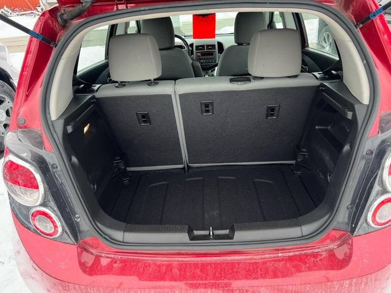 Chevrolet Sonic 2LS 5-Door 2012