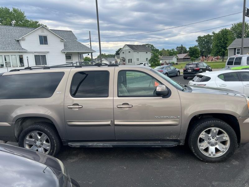 GMC Yukon XL SLT-2 1/2 Ton 4WD 2007