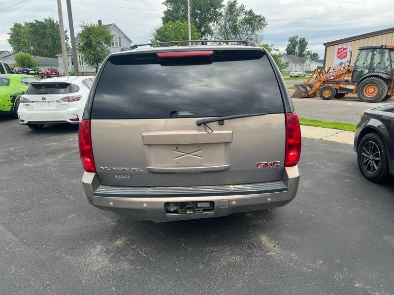 GMC Yukon XL SLT-2 1/2 Ton 4WD 2007