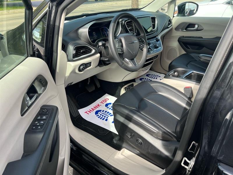 Chrysler Pacifica Hybrid Select 2024