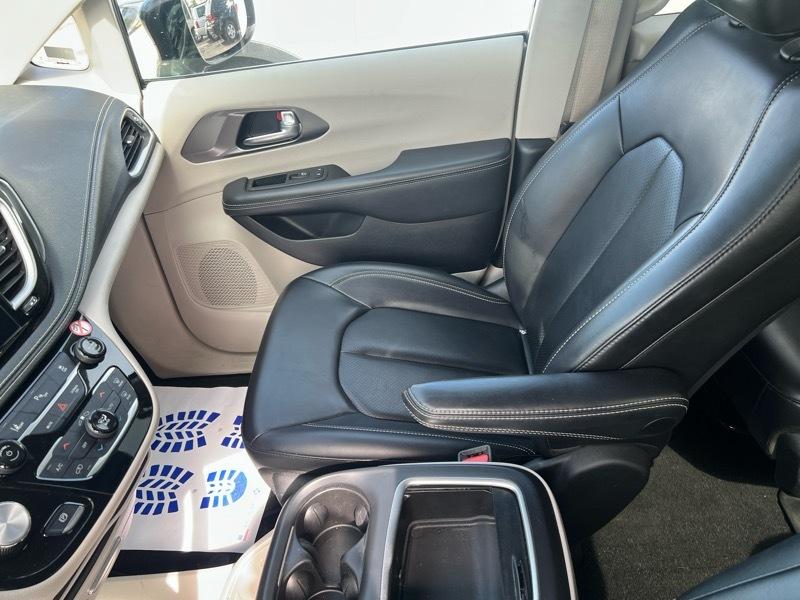 Chrysler Pacifica Hybrid Select 2024