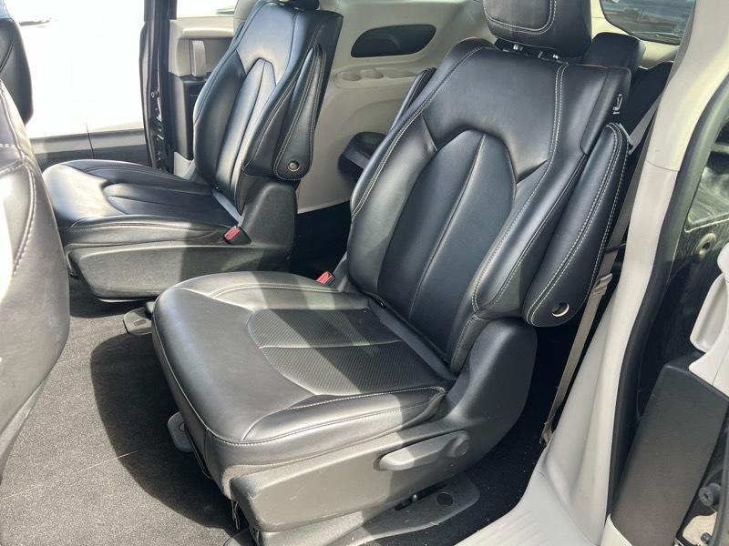 Chrysler Pacifica Hybrid Select 2024