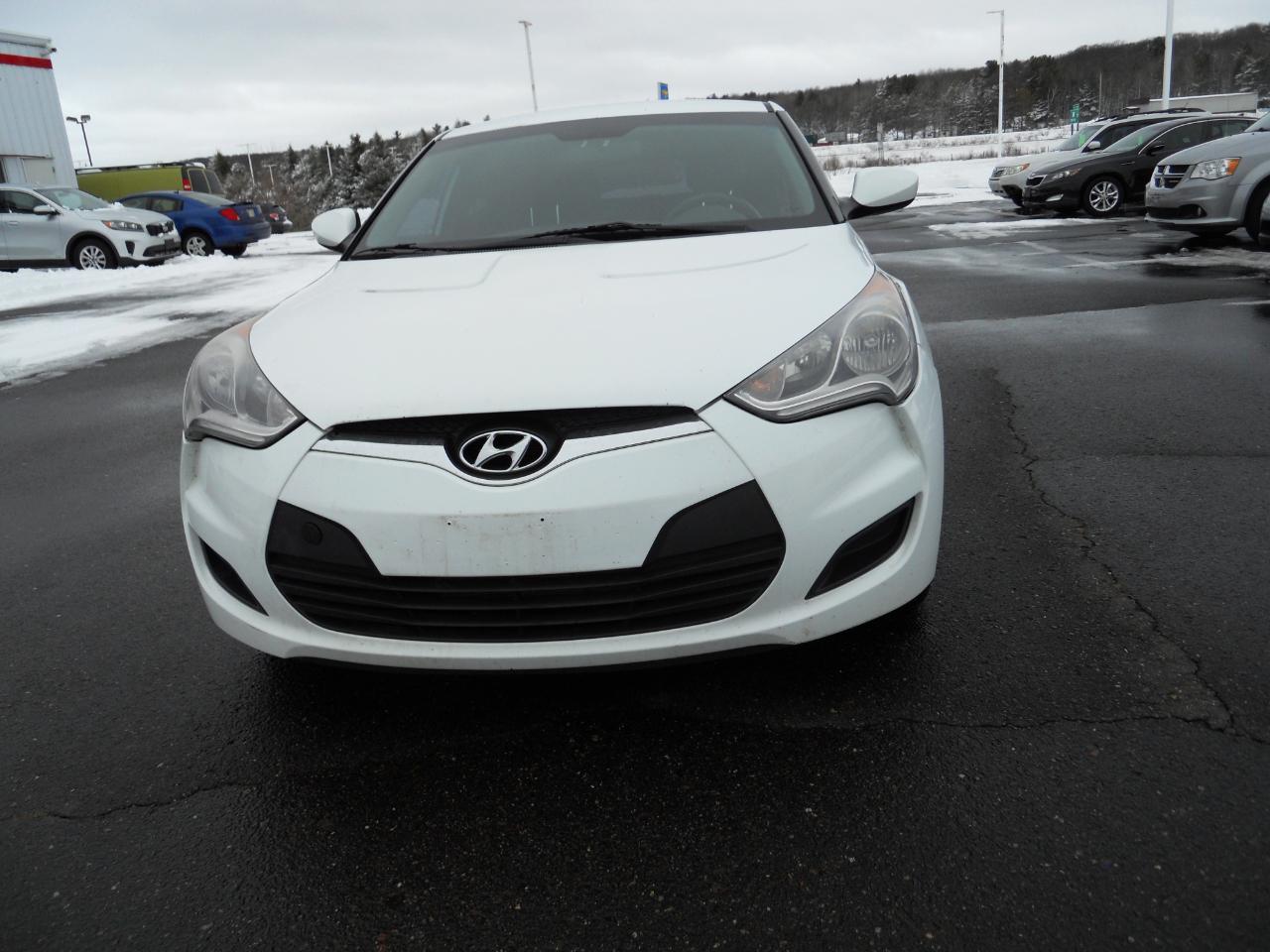 Hyundai Veloster Base 6MT 2016
