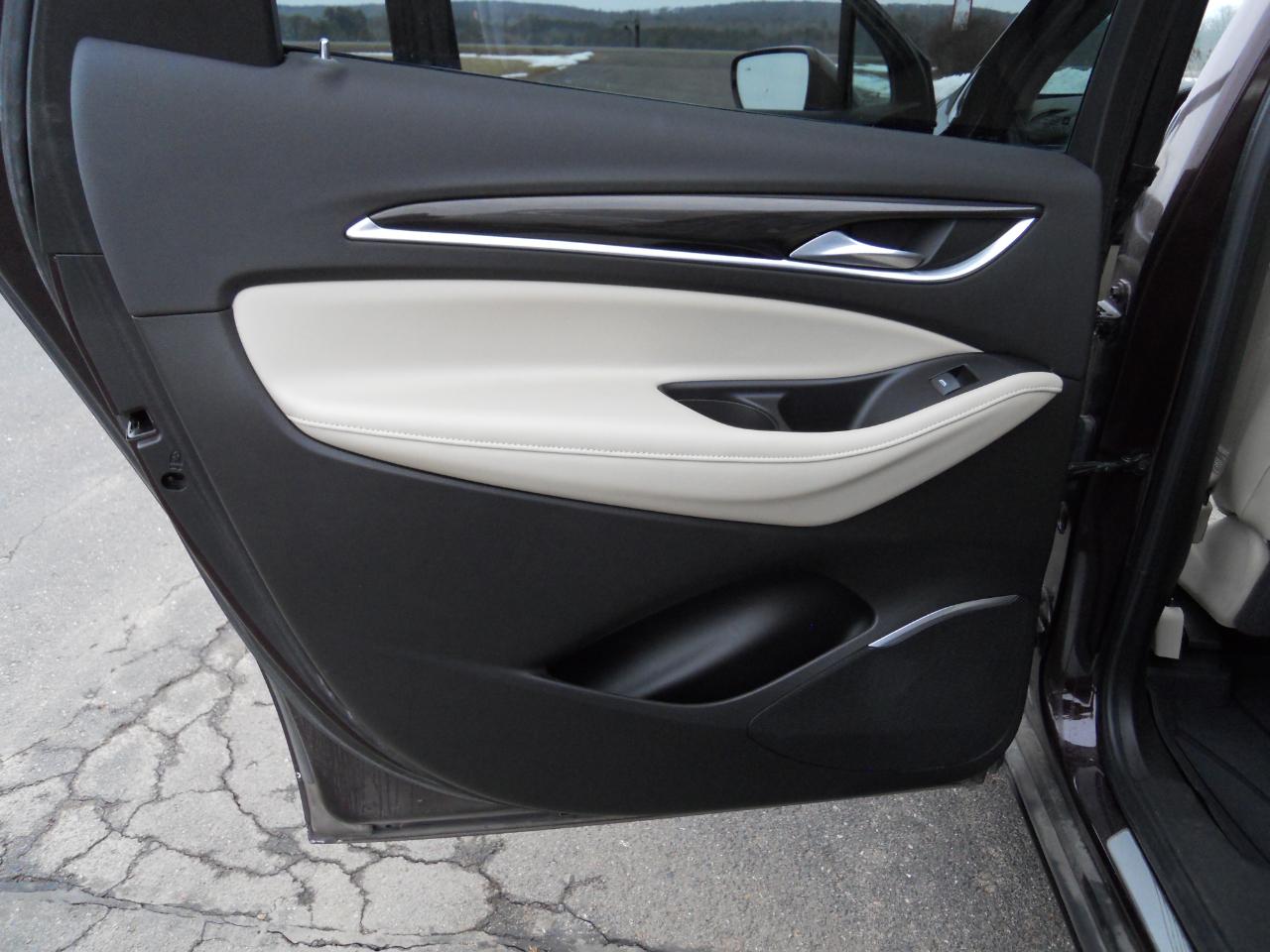 Buick Enclave Essence AWD 2018