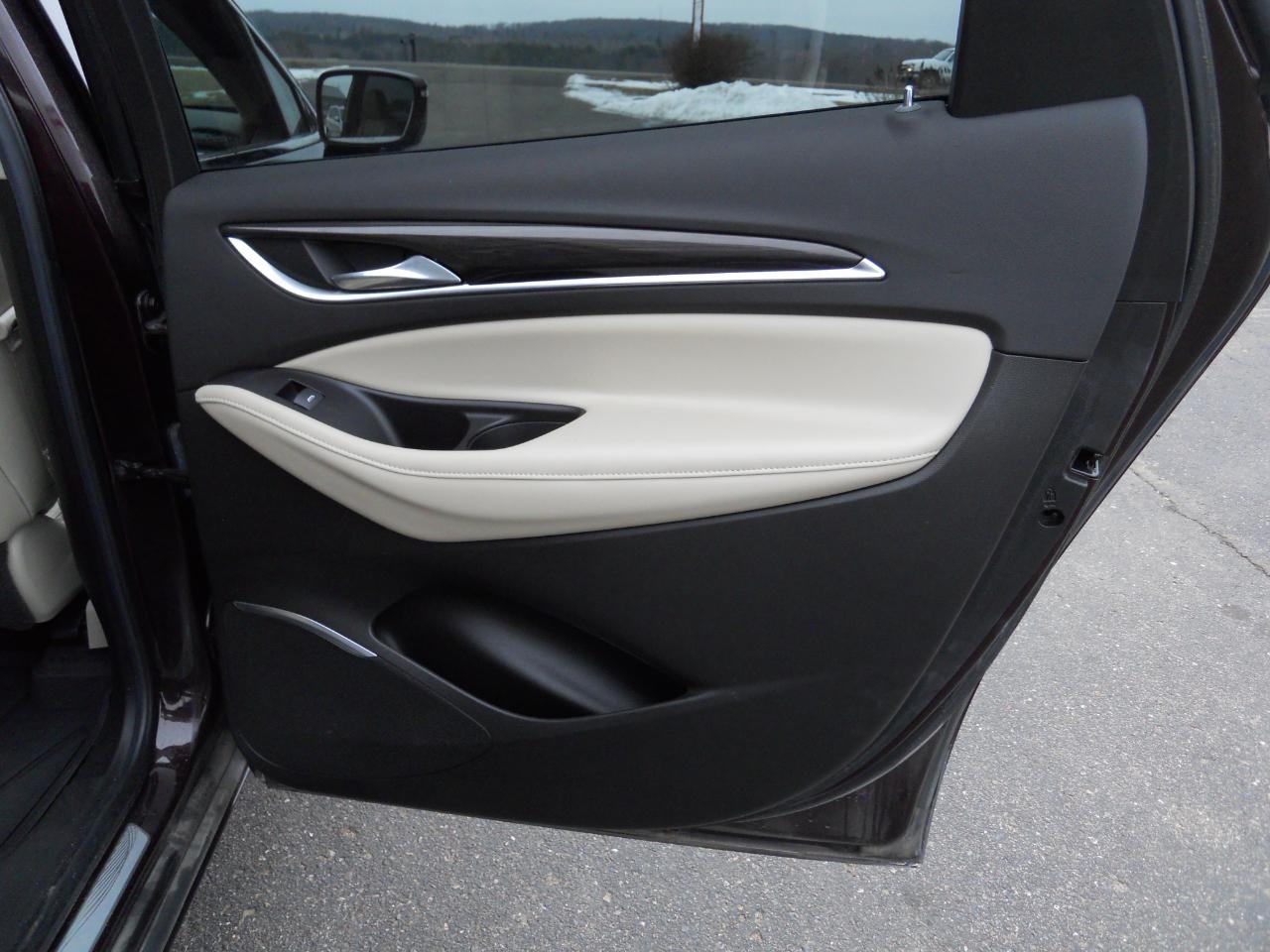 Buick Enclave Essence AWD 2018