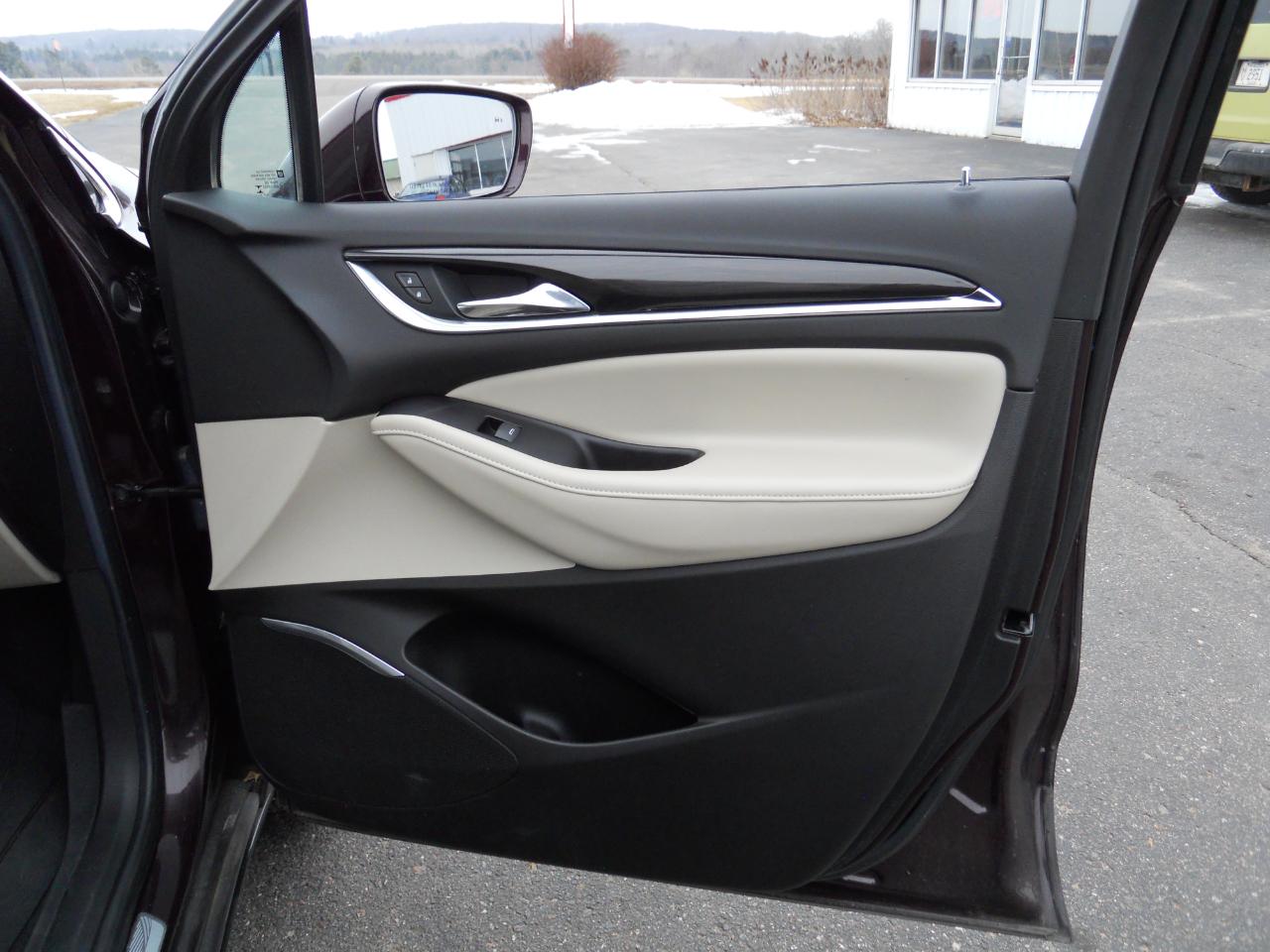 Buick Enclave Essence AWD 2018