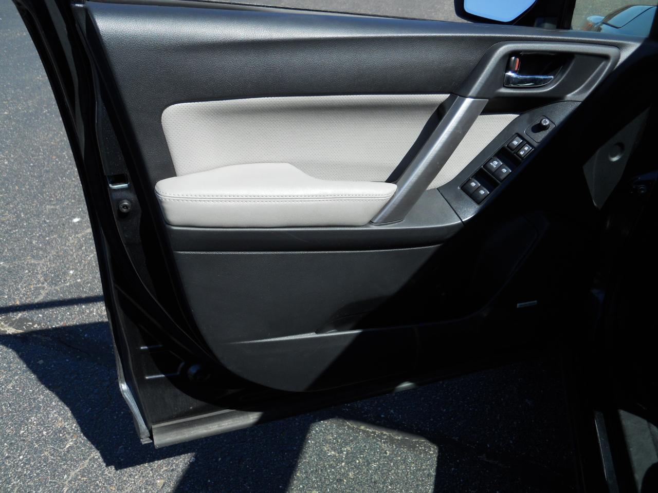 Subaru Forester 2.5i Touring 2016