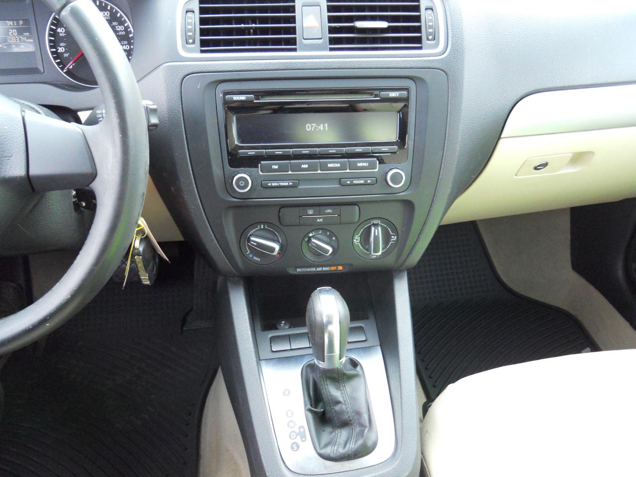 Volkswagen Jetta SE 2013