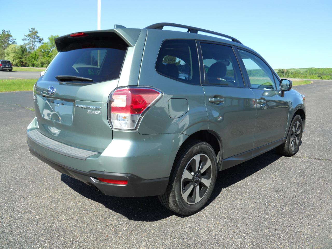 Subaru Forester 2.5i Premium PZEV CVT 2017